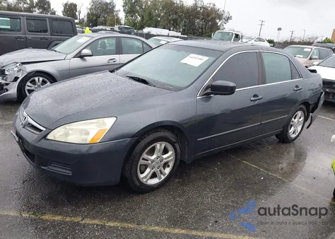2007 Honda Accord 2.4 Ex z USA, uszkodzony, nr VIN 1HGCM56817A208079
